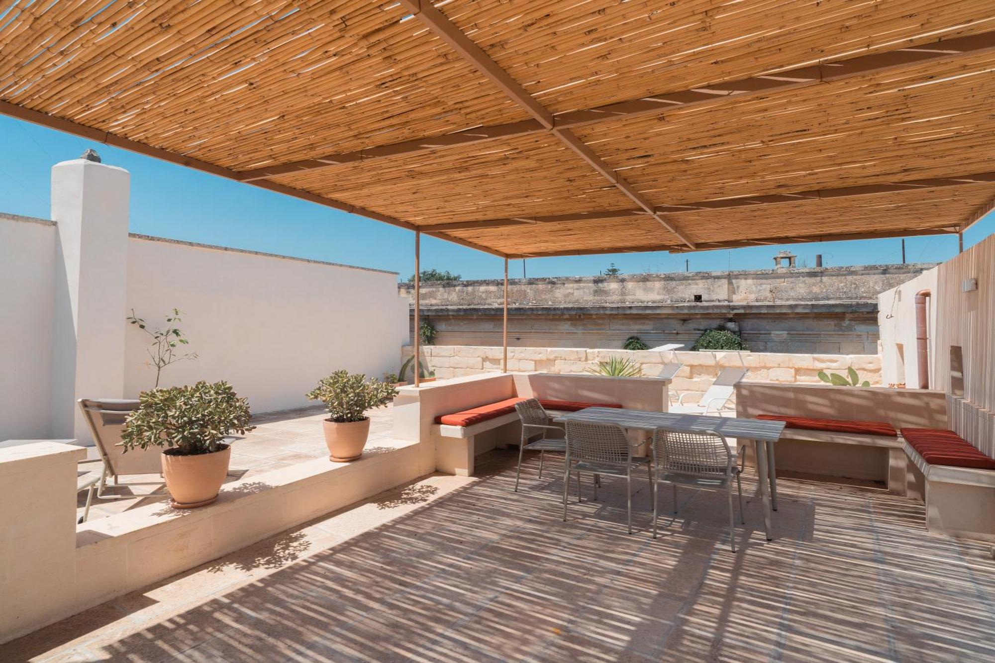Margherita Apartment & Rooftop By Residence Colibri Lecce Bagian luar foto