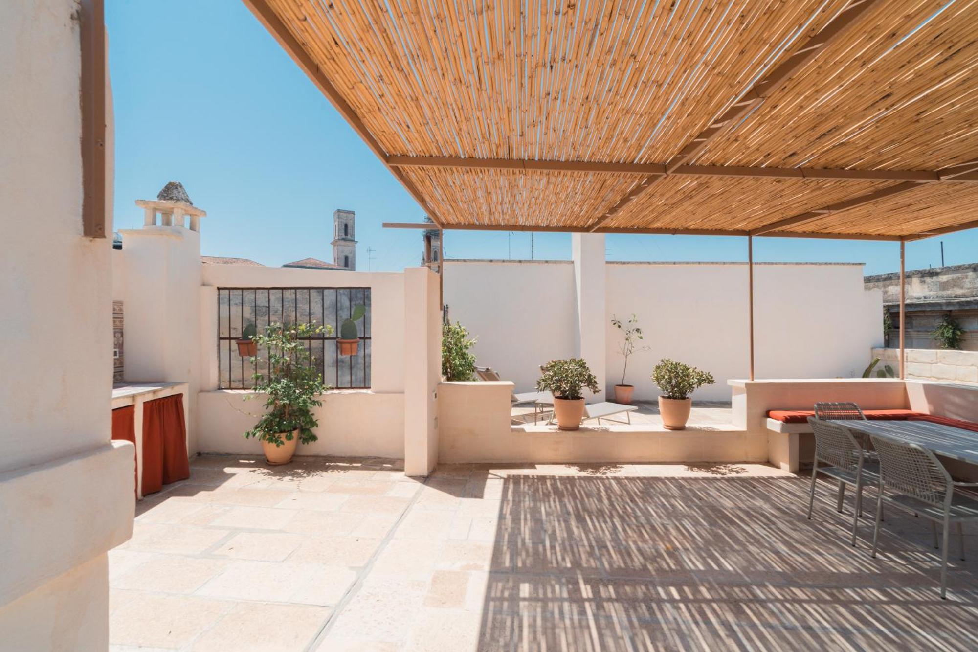 Margherita Apartment & Rooftop By Residence Colibri Lecce Bagian luar foto