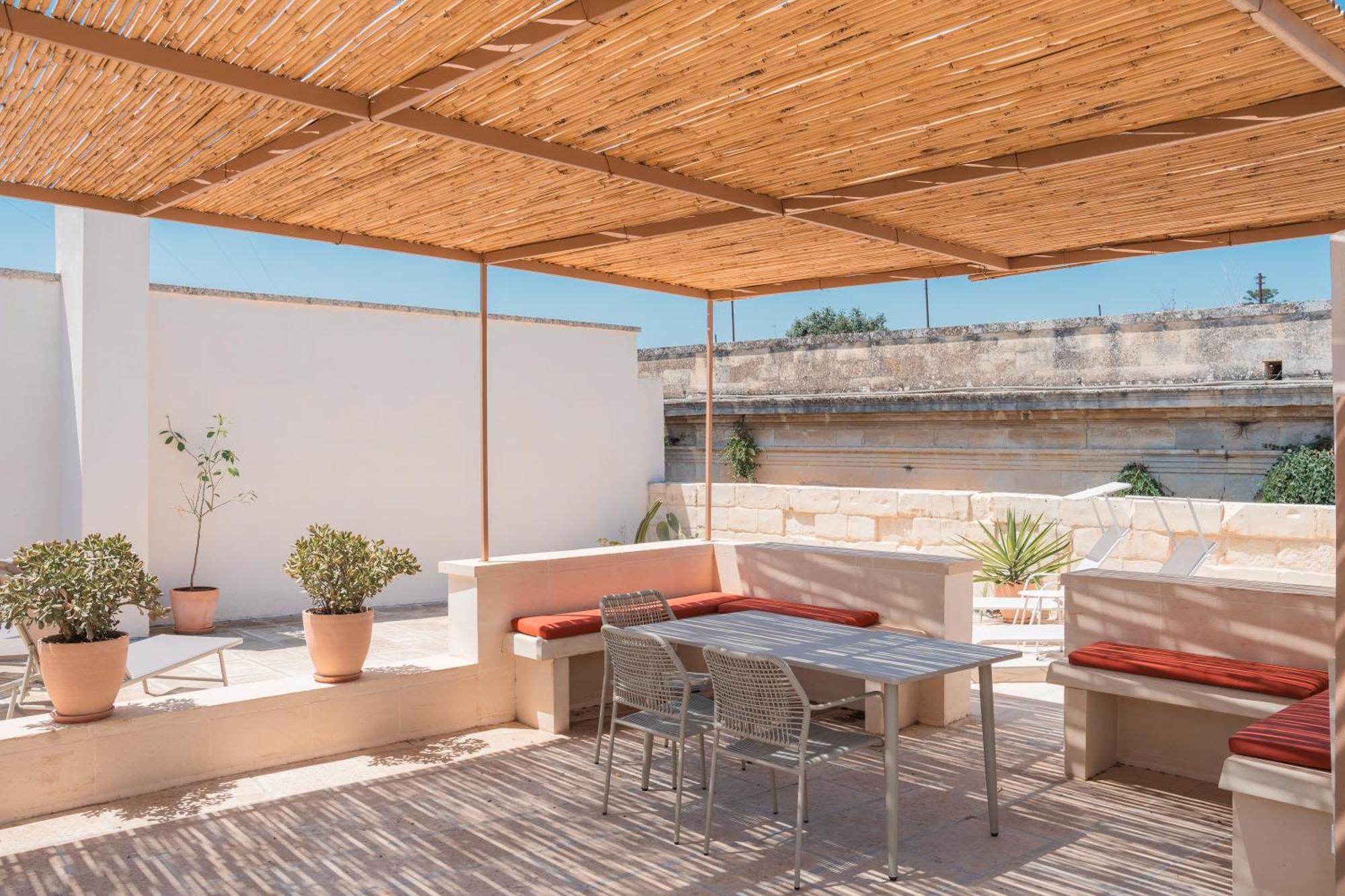 Margherita Apartment & Rooftop By Residence Colibri Lecce Bagian luar foto